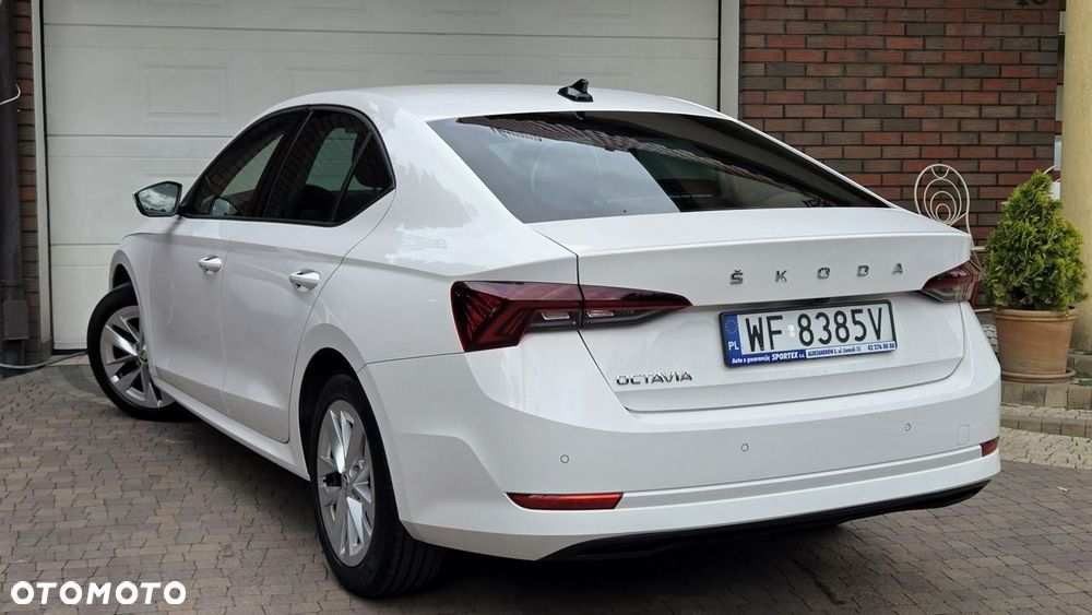 Skoda Octavia 2.0 TDI SCR Ambition DSG - 8