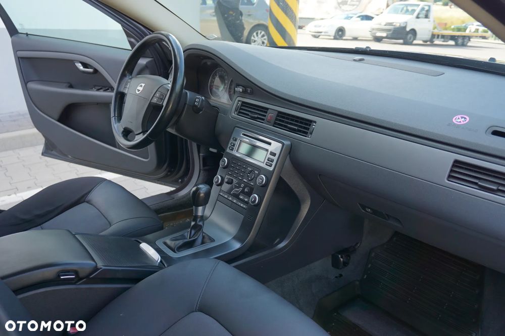 Volvo V70 2.0 Kinetic - 14