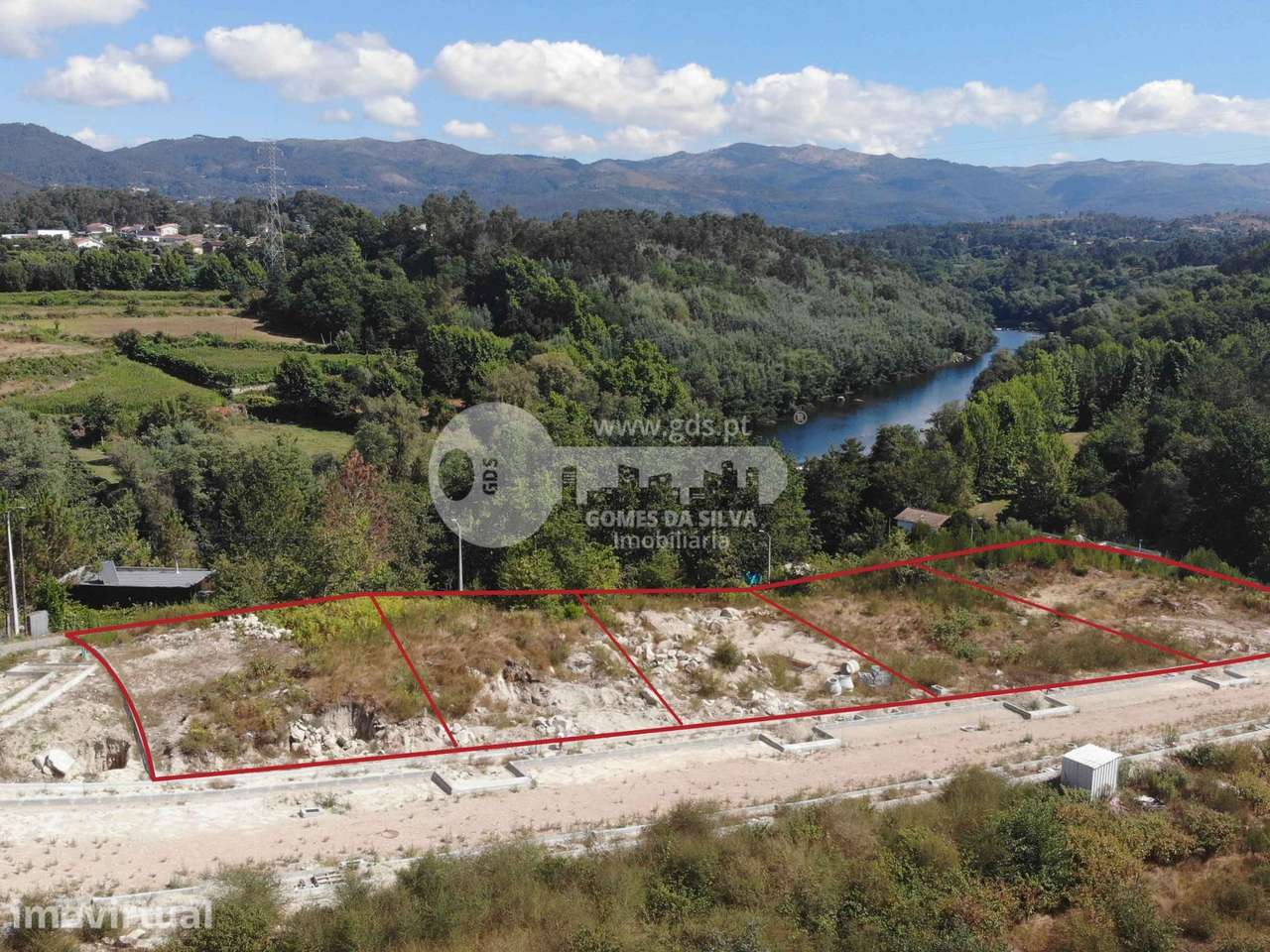 Lote para Construção de Moradia Individual com 542m2 com Vista Rio - Grande imagem: 2/19