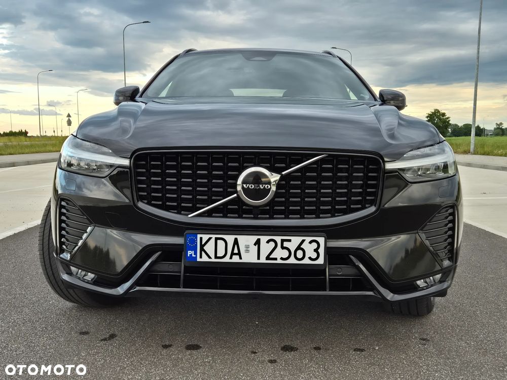 Volvo XC 60 B5 D AWD Ultimate Dark - 2