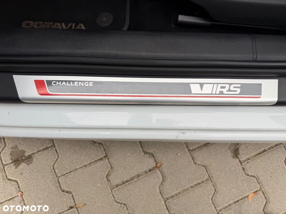 Skoda Octavia 2.0 TDI RS Challenge DSG - 17