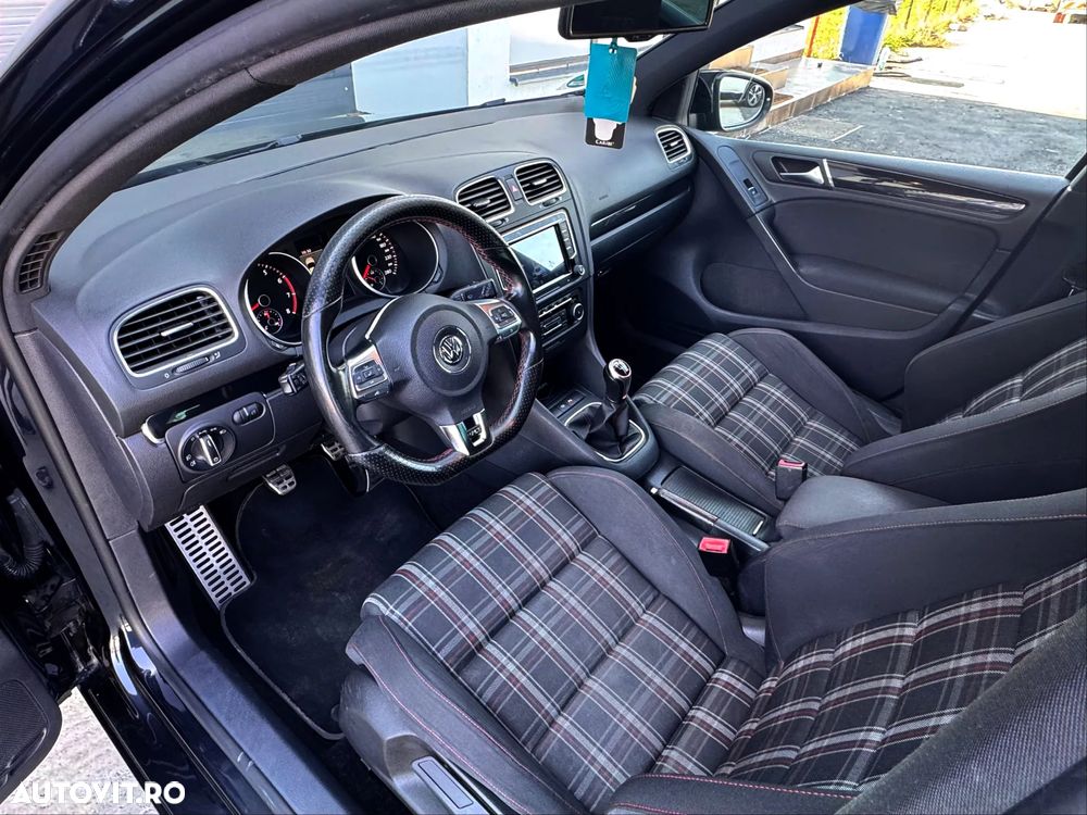 Volkswagen Golf 2.0 GTI - 9