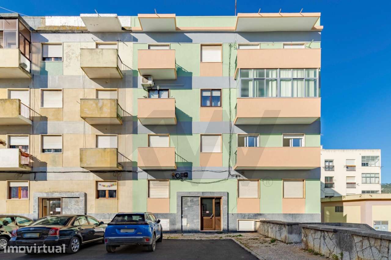 T2 pronto a habitar com Varanda na Praceta das Amoreiras | Amoreira - Grande imagem: 4/24
