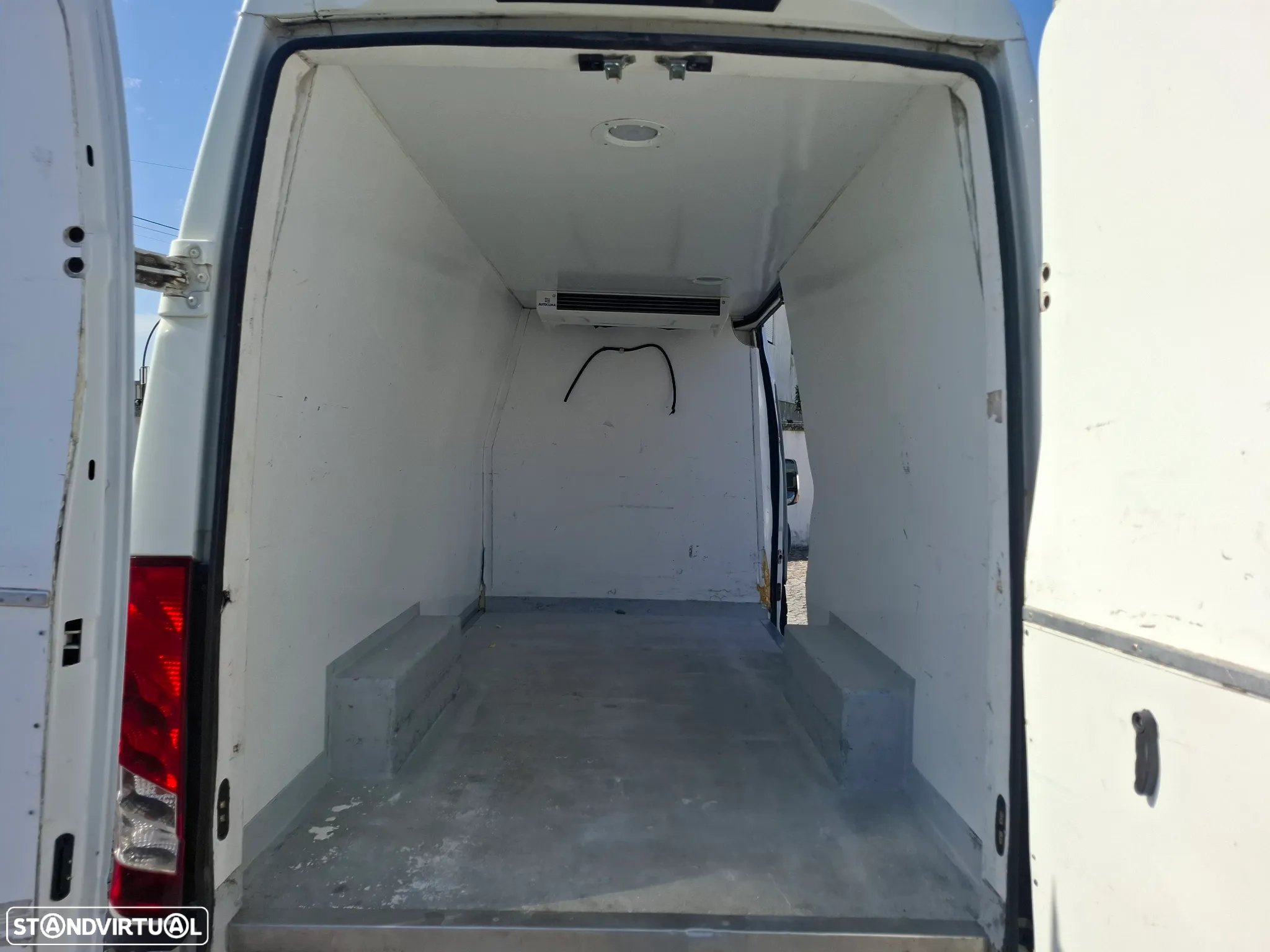 Iveco DAILY 2.3CDTI 35/20 9m3 ISOTÉRMICO C/MOTOR FRIO - 3