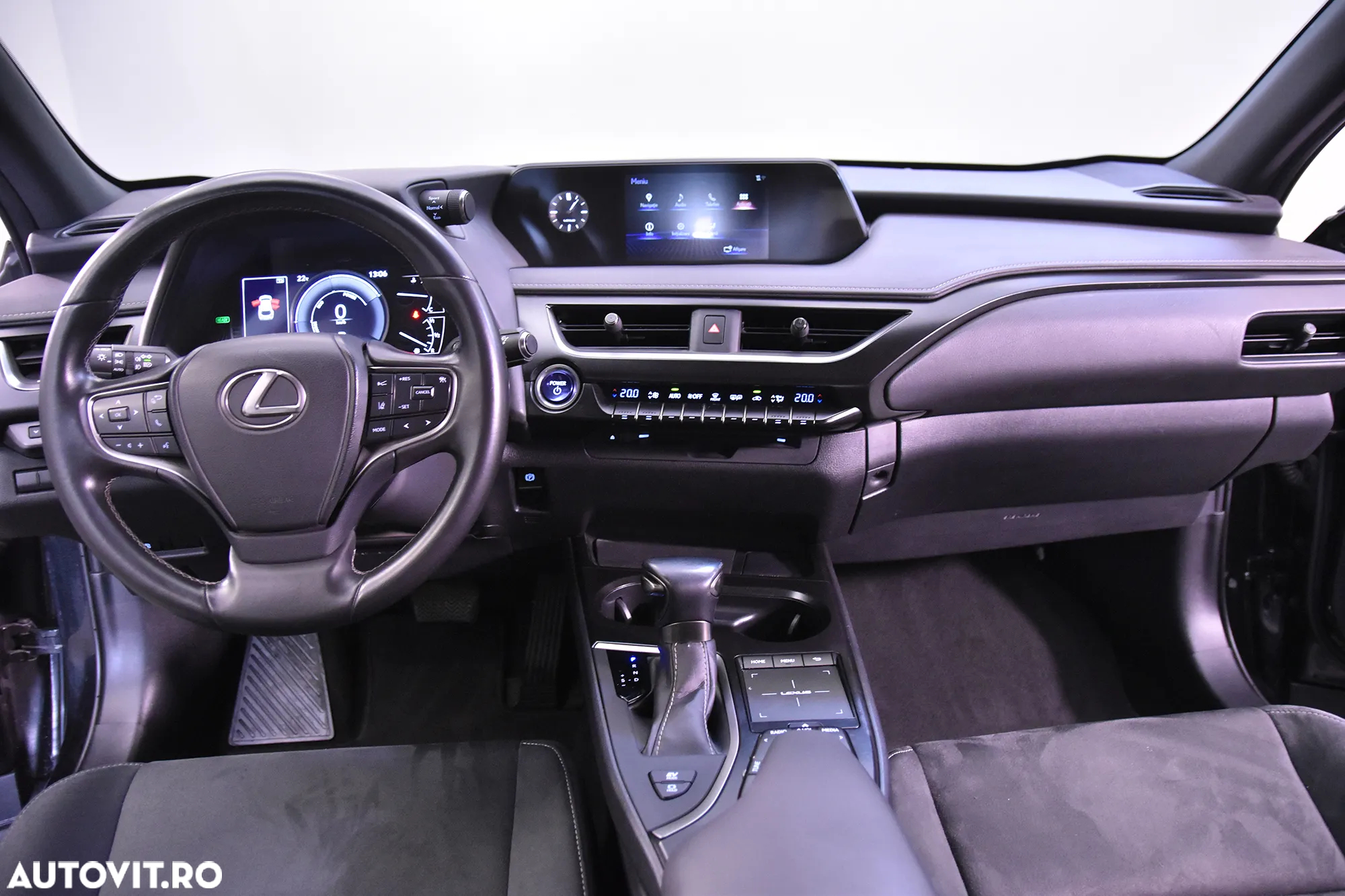 Lexus UX 250h - 9