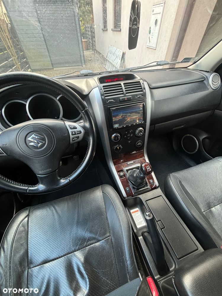 Suzuki Grand Vitara 2.0 De luxe - 13