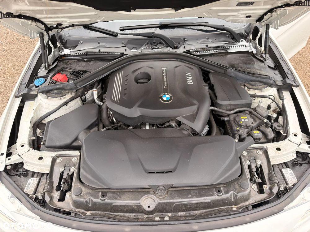 BMW Seria 3 320i xDrive - 10