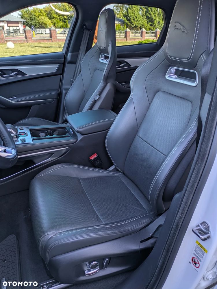 Jaguar F-Pace 3.0 P400 mHEV AWD R-Dynamic S - 7