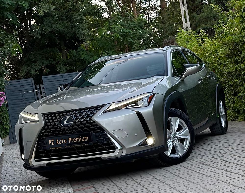 Lexus UX - 4