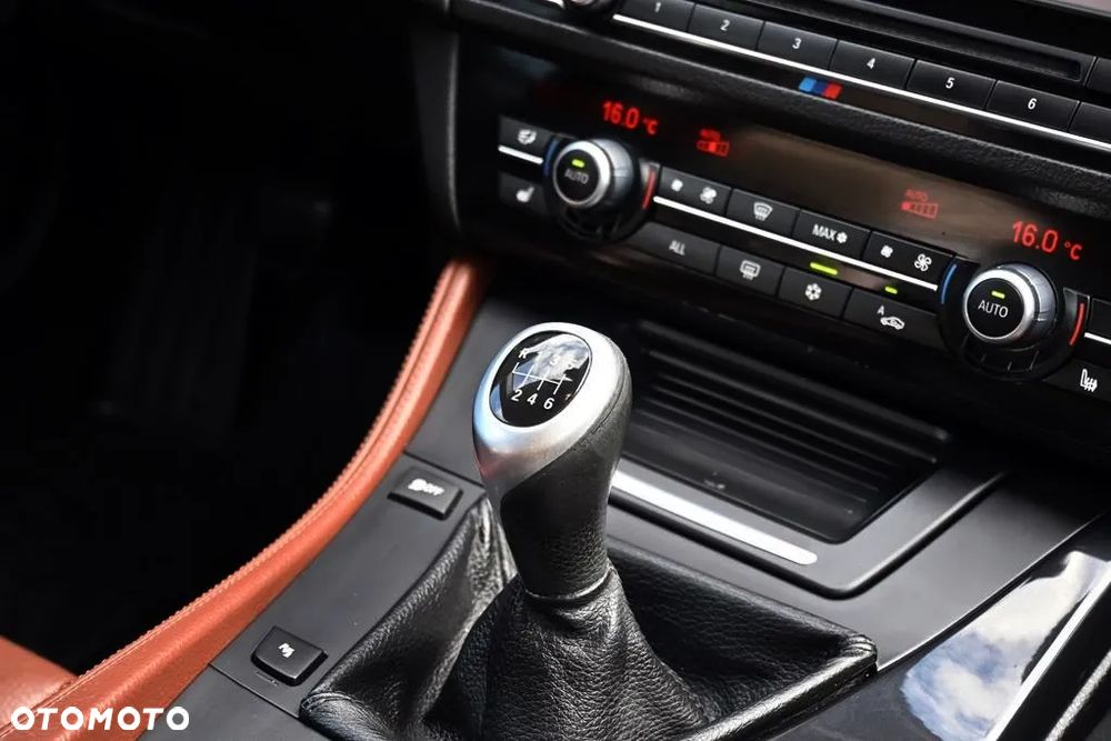 BMW Seria 5 520d Touring Luxury Line - 29