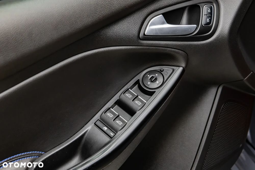 Ford Focus - 19