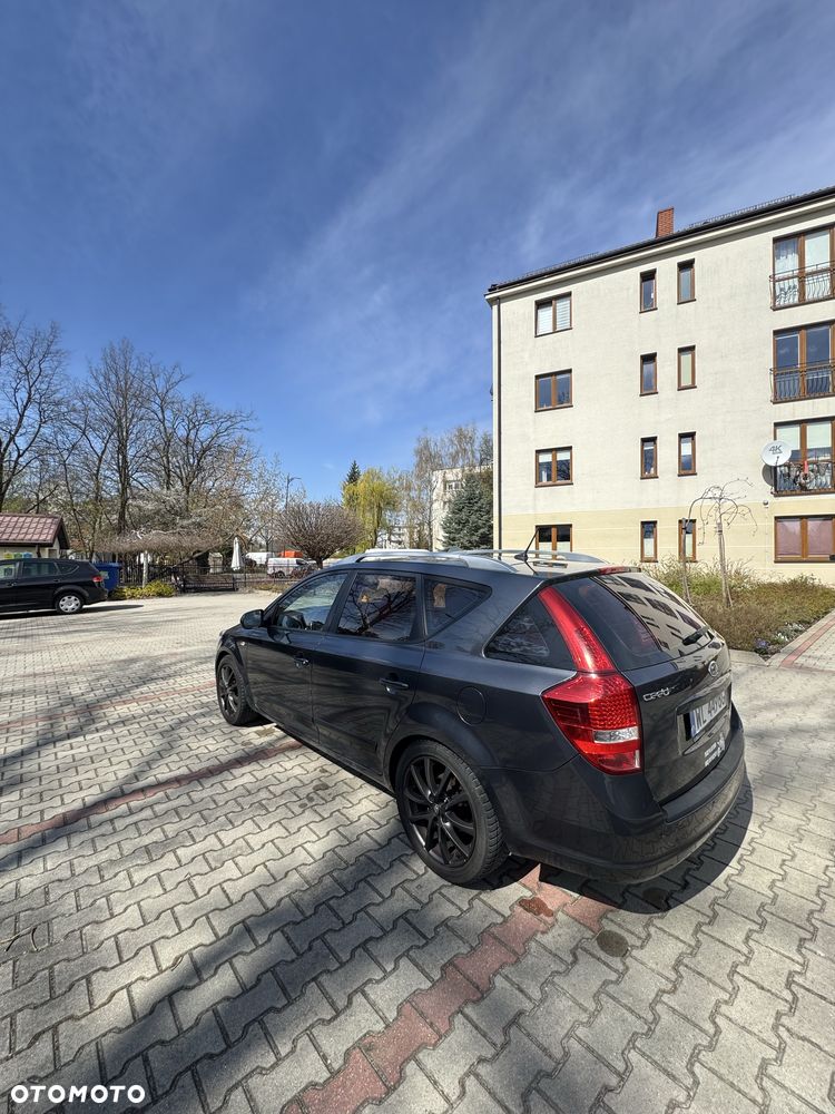 Kia Ceed - 6