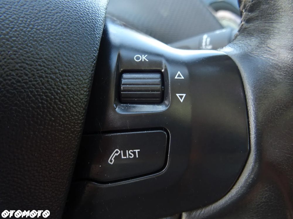 Peugeot 2008 e-HDi FAP 115 STOP & START Allure - 32