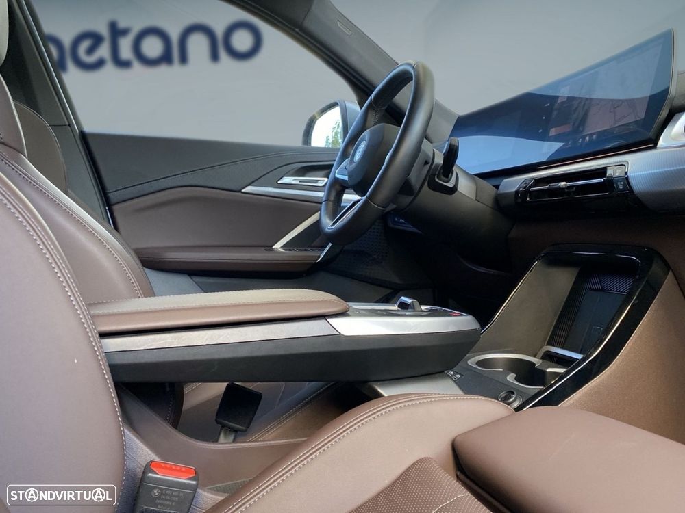 BMW iX2 eDrive20 Pack Desportivo M - 16