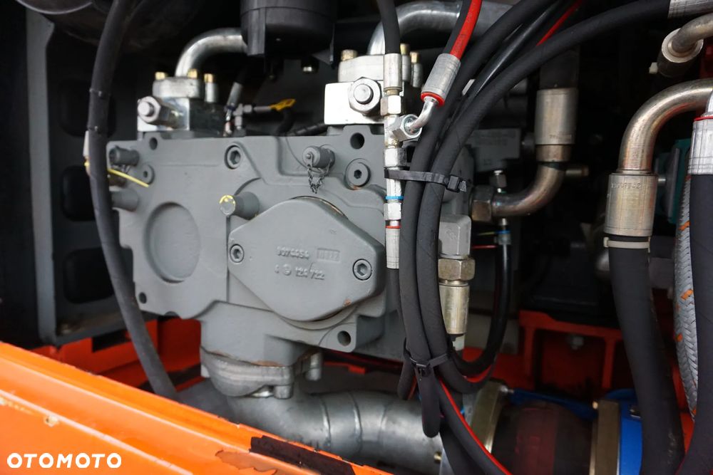 Liebherr 924 LC - 16