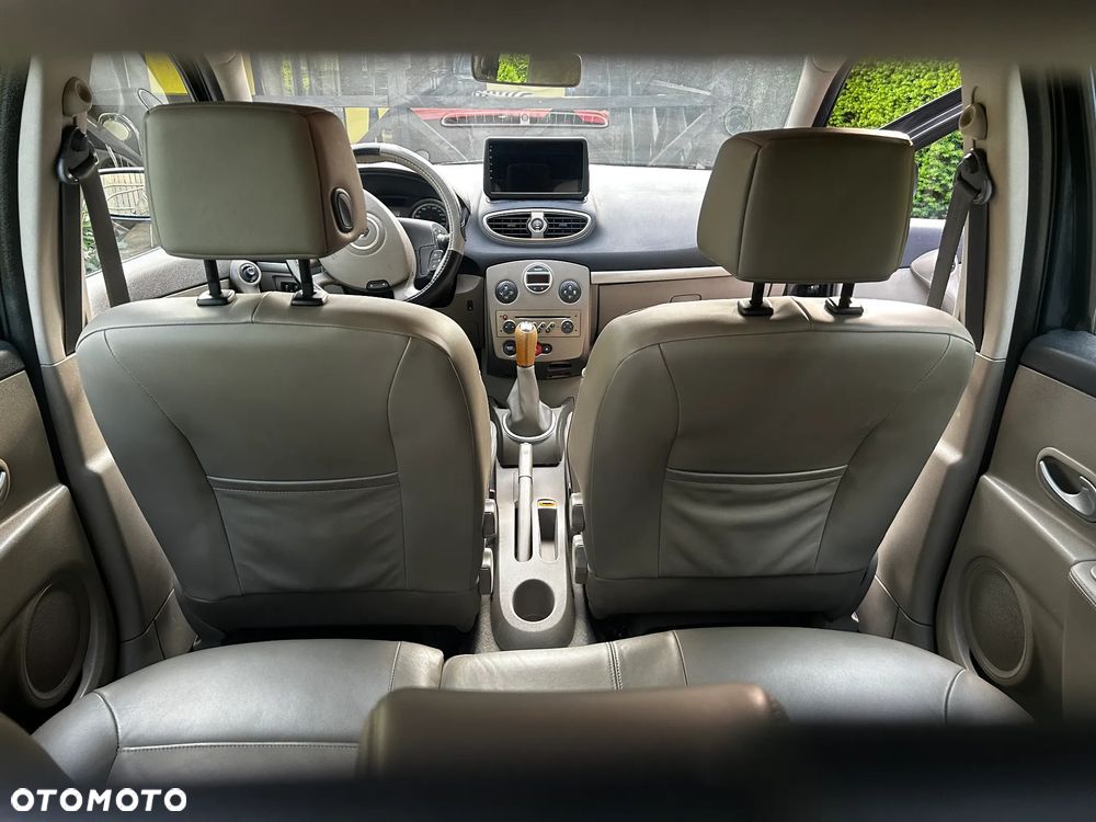 Renault Clio - 9