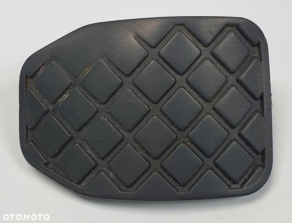 GUMA NAKŁADKA NA PEDAŁ AUDI A4 B7 8E0721173 - 1