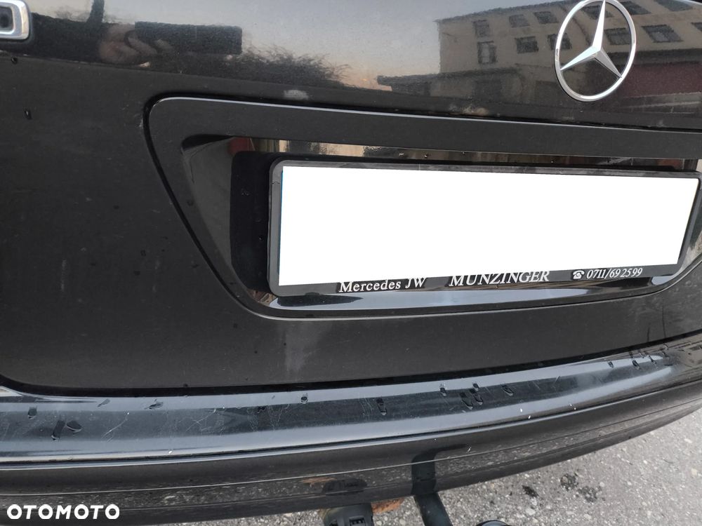 Mercedes-Benz Klasa C 180 T Kompressor Classic - 18