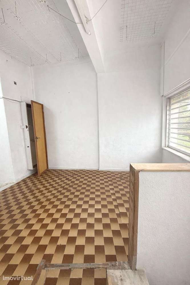 Versatilidade e Rentabilidade: 101 m2 para Negócio ou Serviços - Grande imagem: 2/20