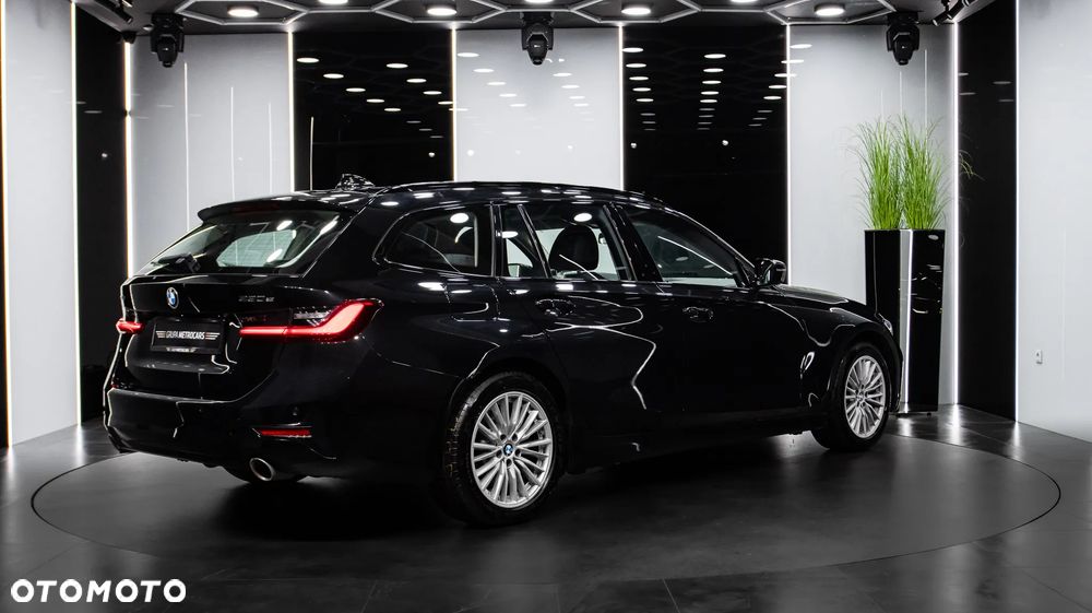 BMW Seria 3 330e xDrive Sport Line - 7
