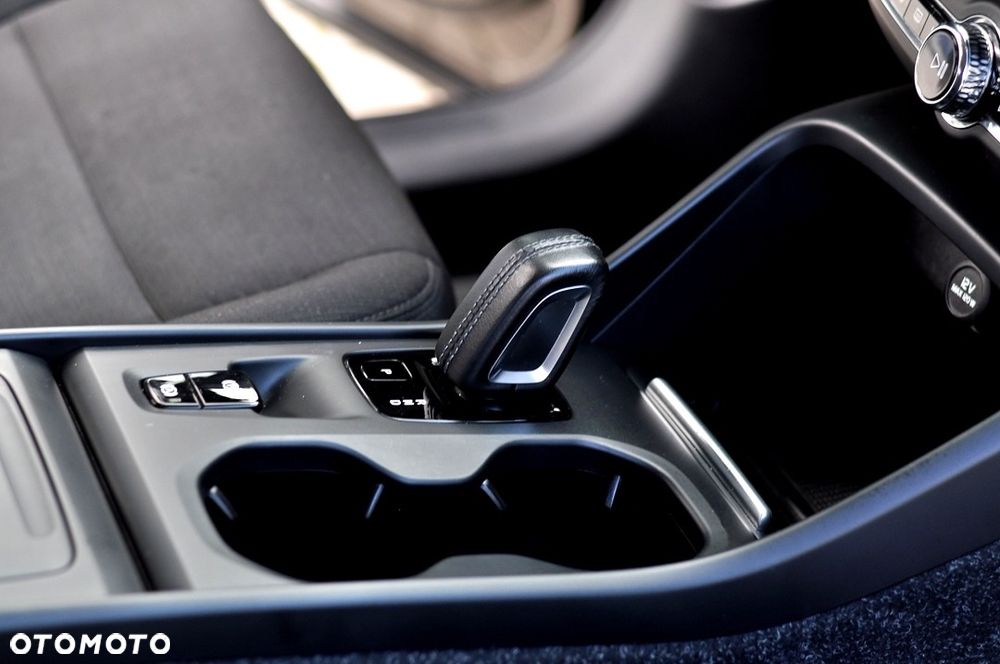 Volvo XC 40 D3 Momentum Pro - 21