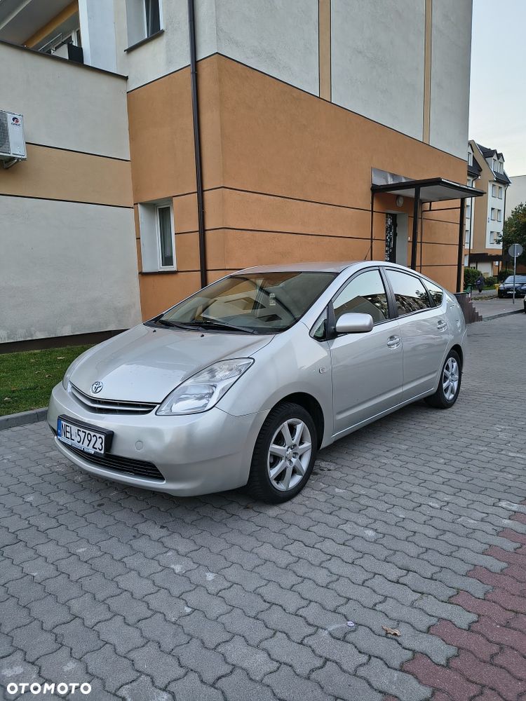 Toyota Prius - 4