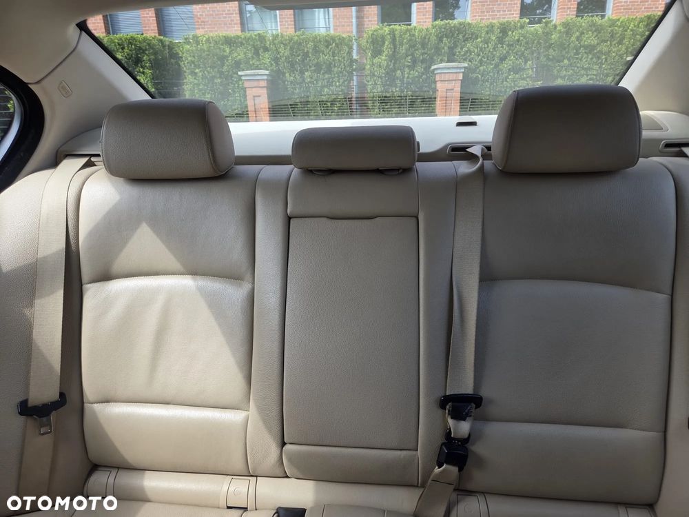 BMW Seria 5 528i - 14