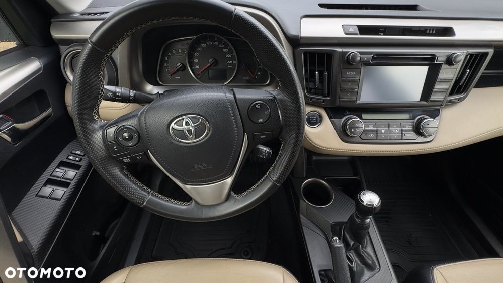 Toyota RAV4 2.0 D-4D Premium - 4