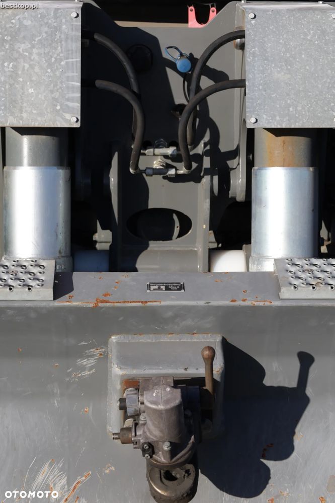 Liebherr A910 Compact Litronic - 8