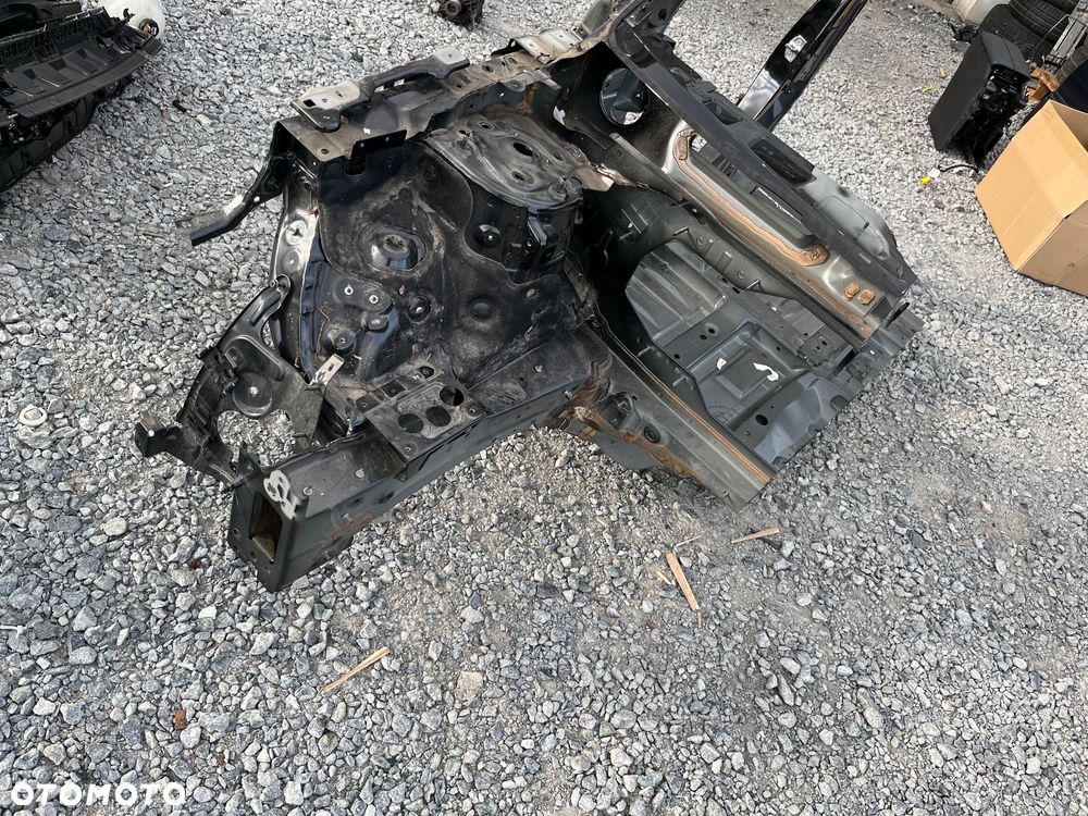 Ćwiartka prawa fartuch słupek próg Renault Megane V E-TECH - 2