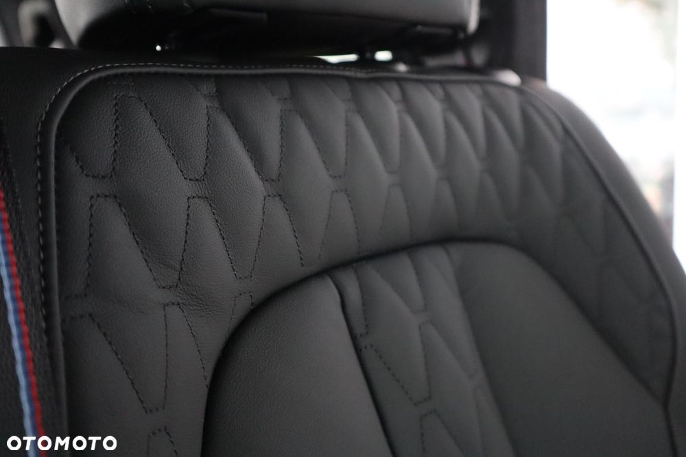 BMW X7 - 24
