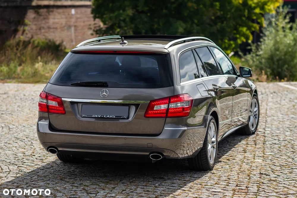 Mercedes-Benz Klasa E 350 CDI DPF 4Matic BlueEFFICIENCY 7G-TRONIC Avantgarde - 14