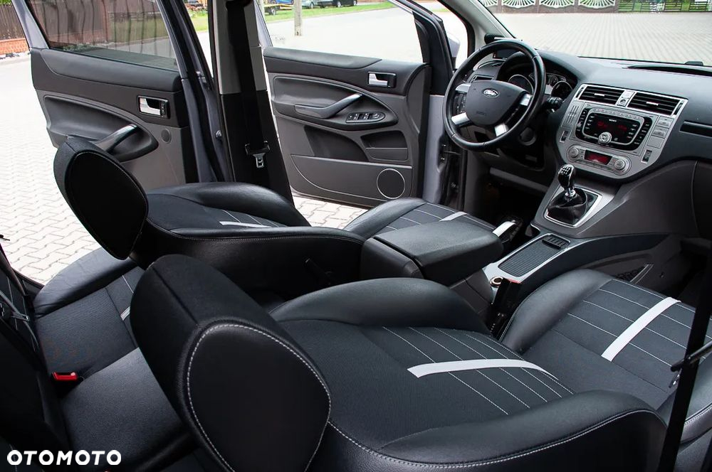 Ford Kuga 2.0 TDCi 2x4 Titanium - 7