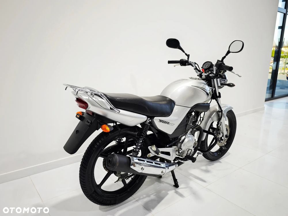 Yamaha YBR - 8