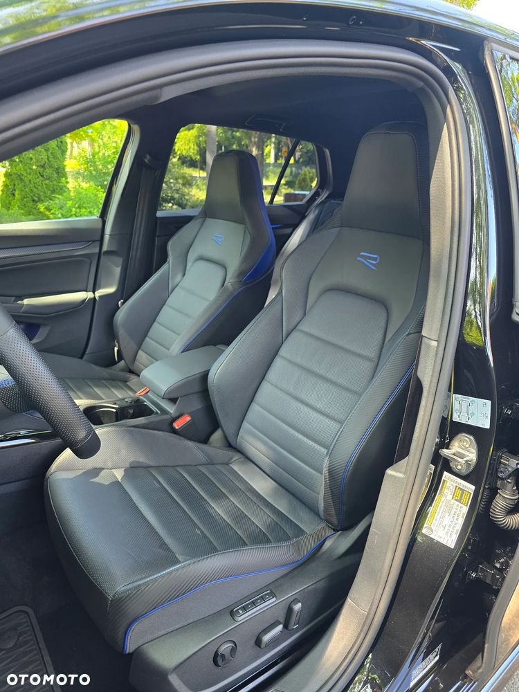 Volkswagen Golf - 16