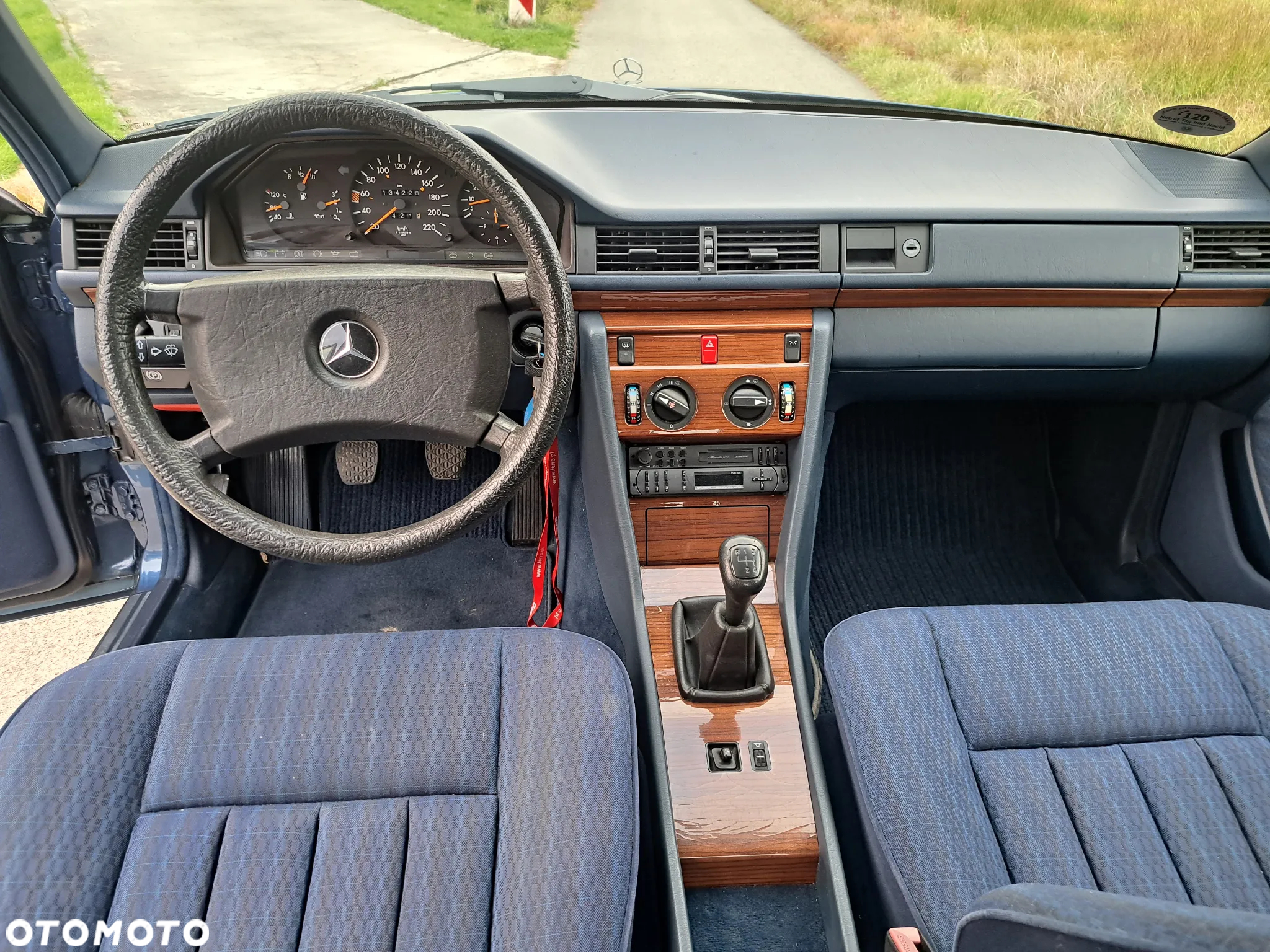 Mercedes-Benz Klasa E 230 - 8