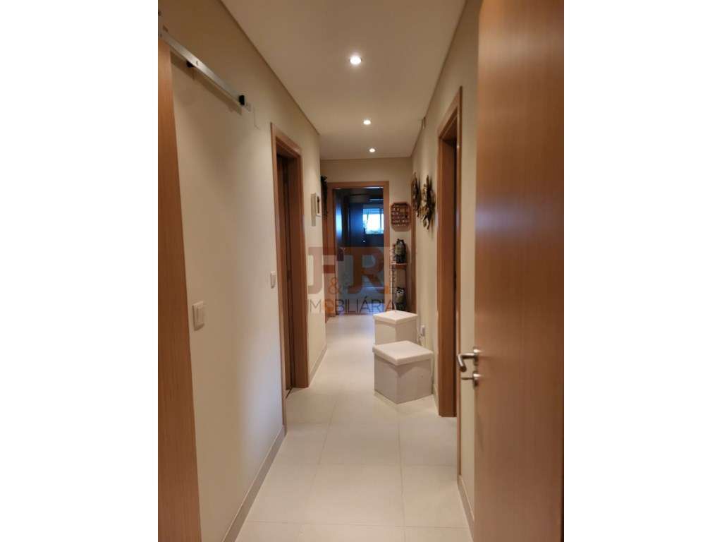 Semi-Novo Apartamento T4 com Parqueamento Entroncamento, Santarém - Grande imagem: 4/29