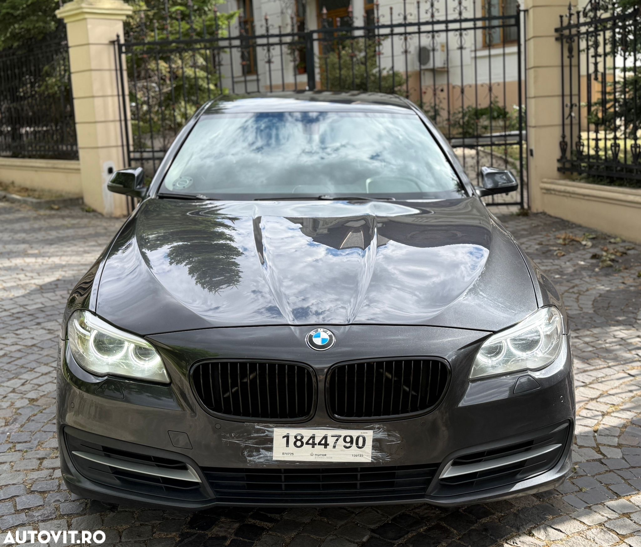 BMW Seria 5 520d AT - 2