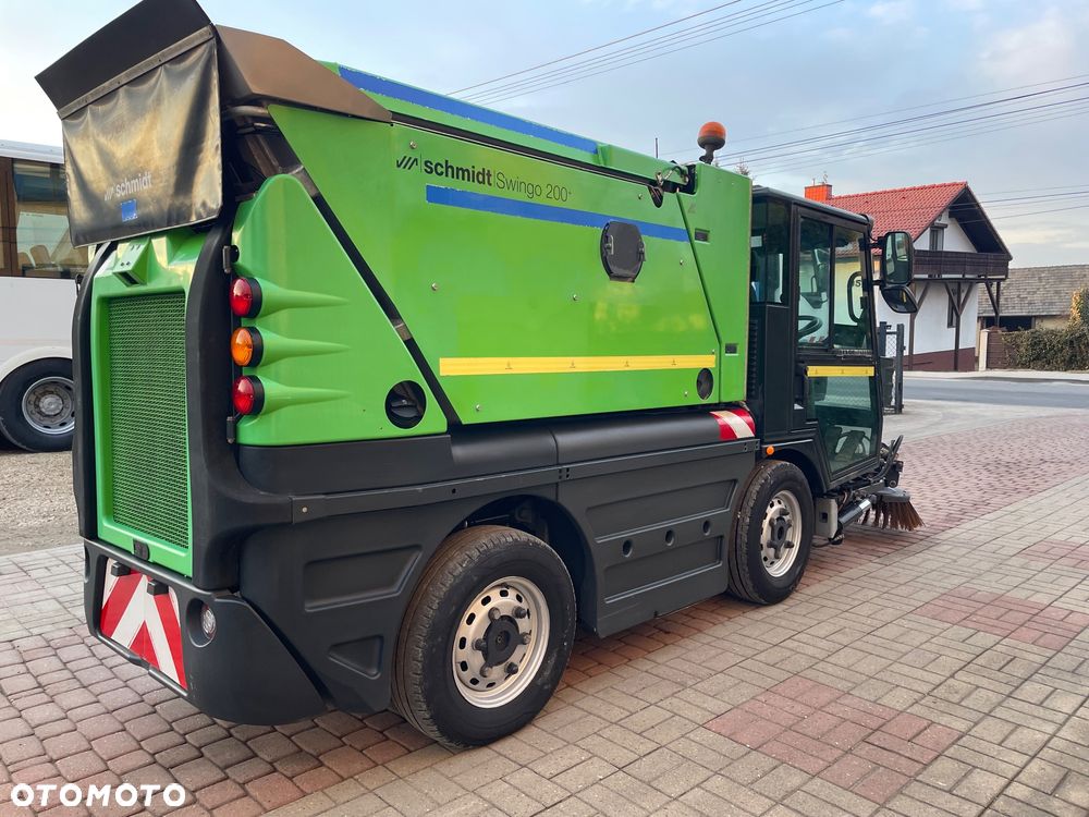 Schmidt Swingo Compact CS 256   200 + Zamiatarka drogowa  zamiatarka chodnikowa uliczna  Swingo 200 +    Super stan 2019 rok - 9