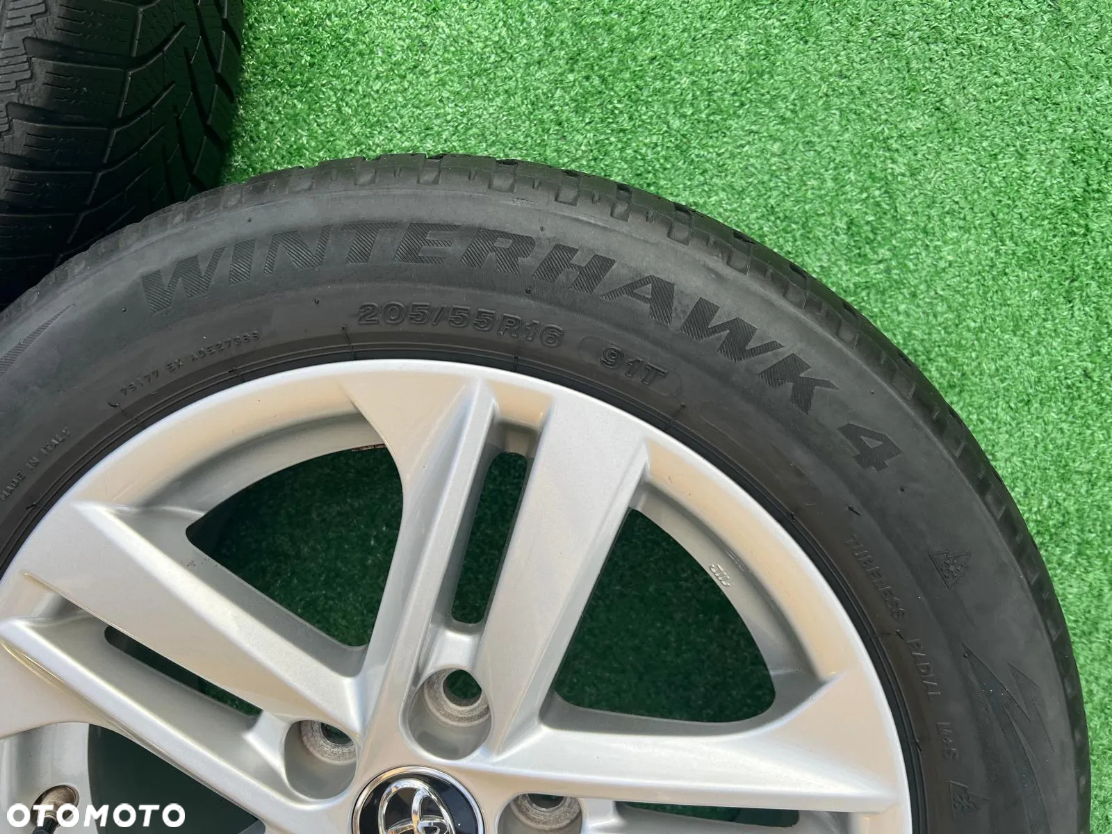 TOYOTA AURIS Koła Felgi aluminiowe z oponami 205/55 R16H - 5