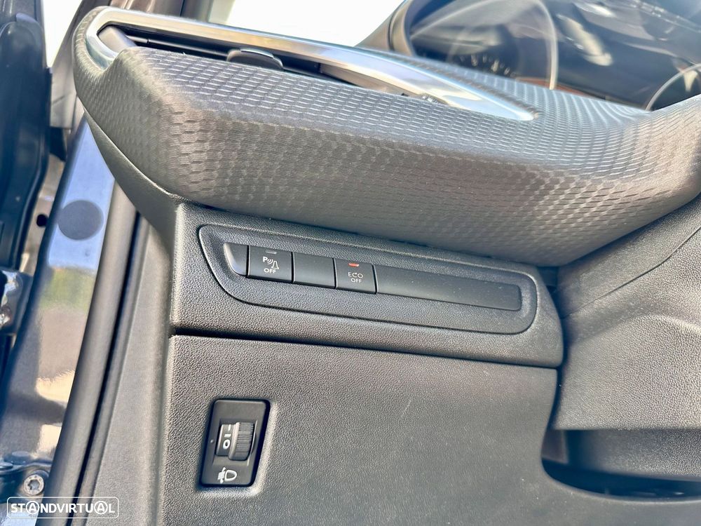 Peugeot 2008 1.2 PureTech Signature - 24