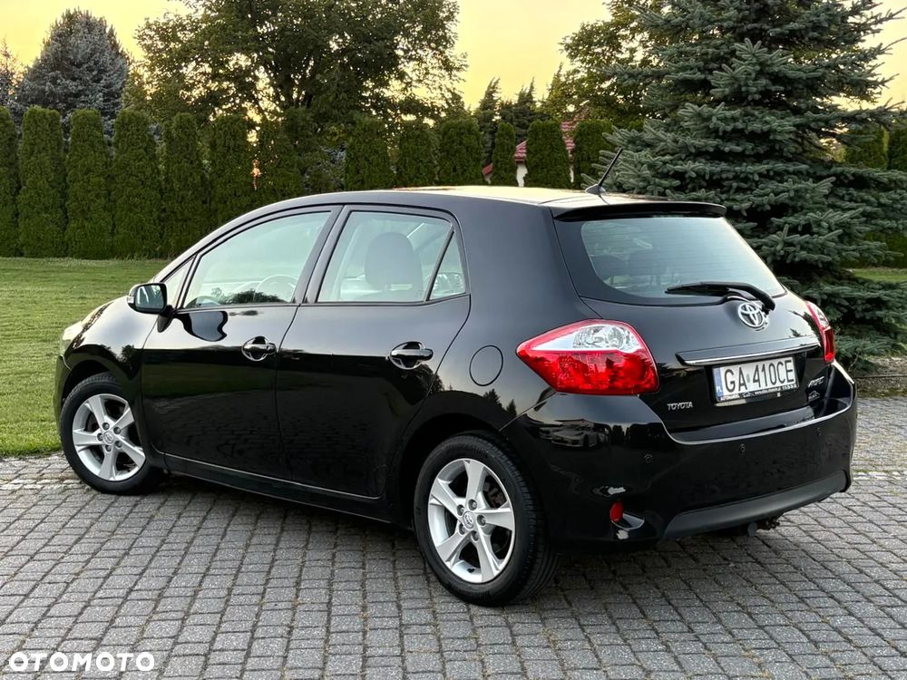 Toyota Auris 2.0 D-4D Life+ - 9