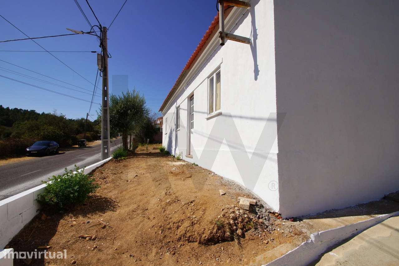 Moradia T3 independente para renovar com 2.213 m2 de terreno – Abrante - Grande imagem: 2/40