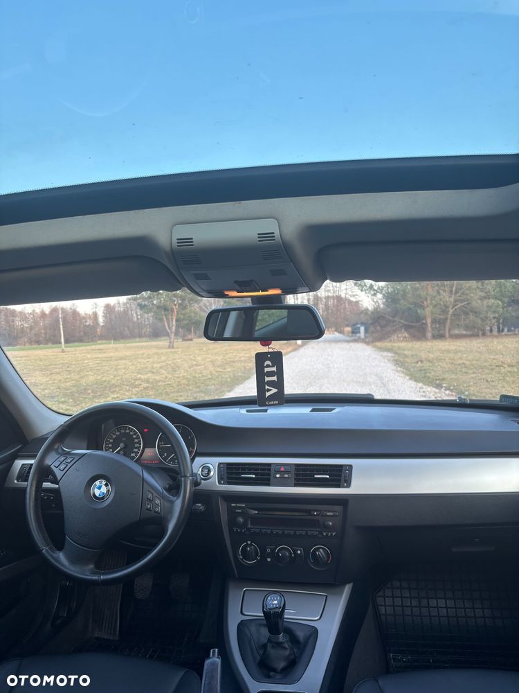 BMW Seria 3 318d - 10