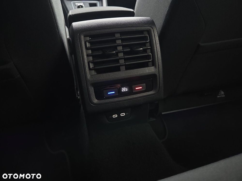 Volkswagen Golf 1.5 eTSI EVO Style DSG - 17