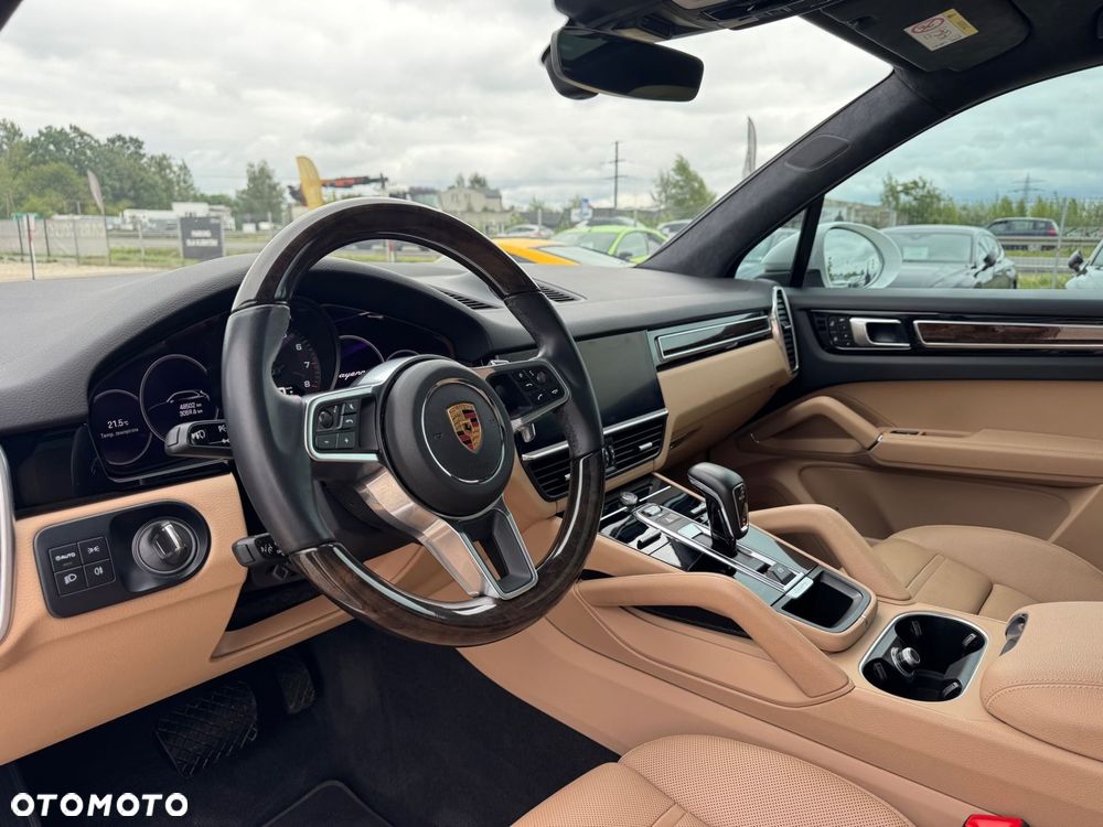 Porsche Cayenne - 11