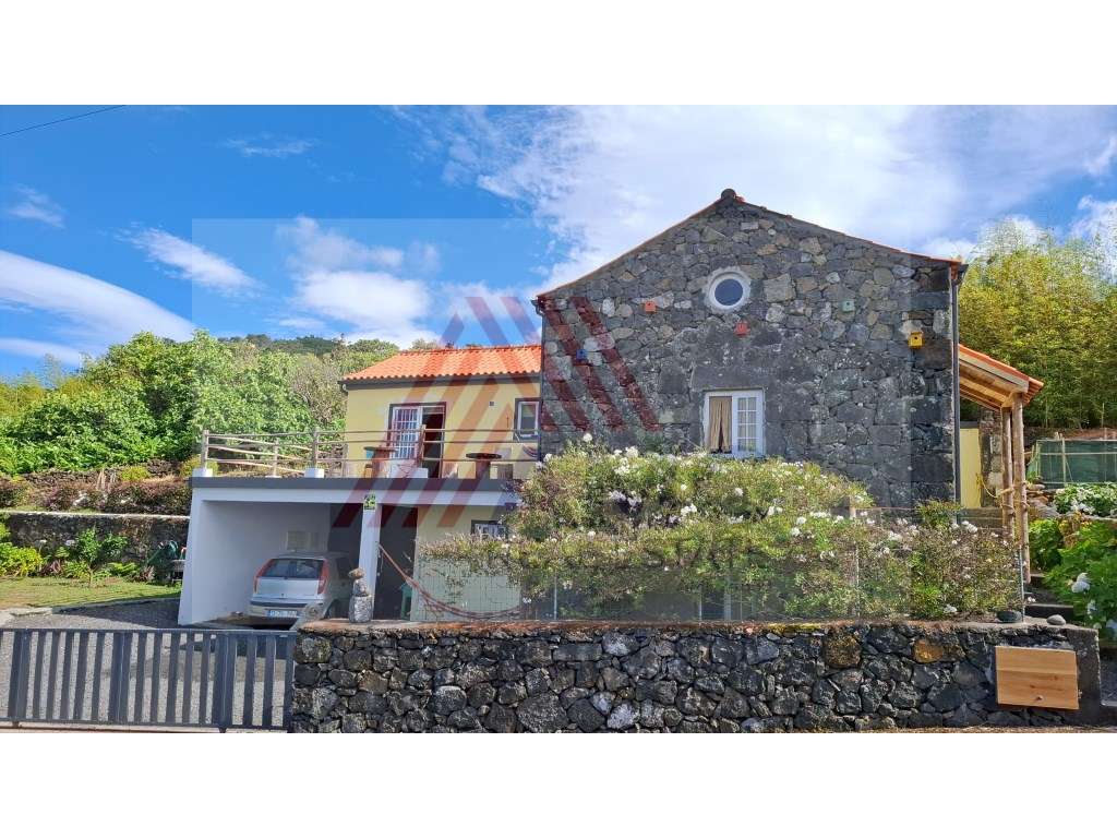 VENDE-SE MORADIA T3 EM SANTANA, SÃO ROQUE DO PICO - Grande imagem: 2/29