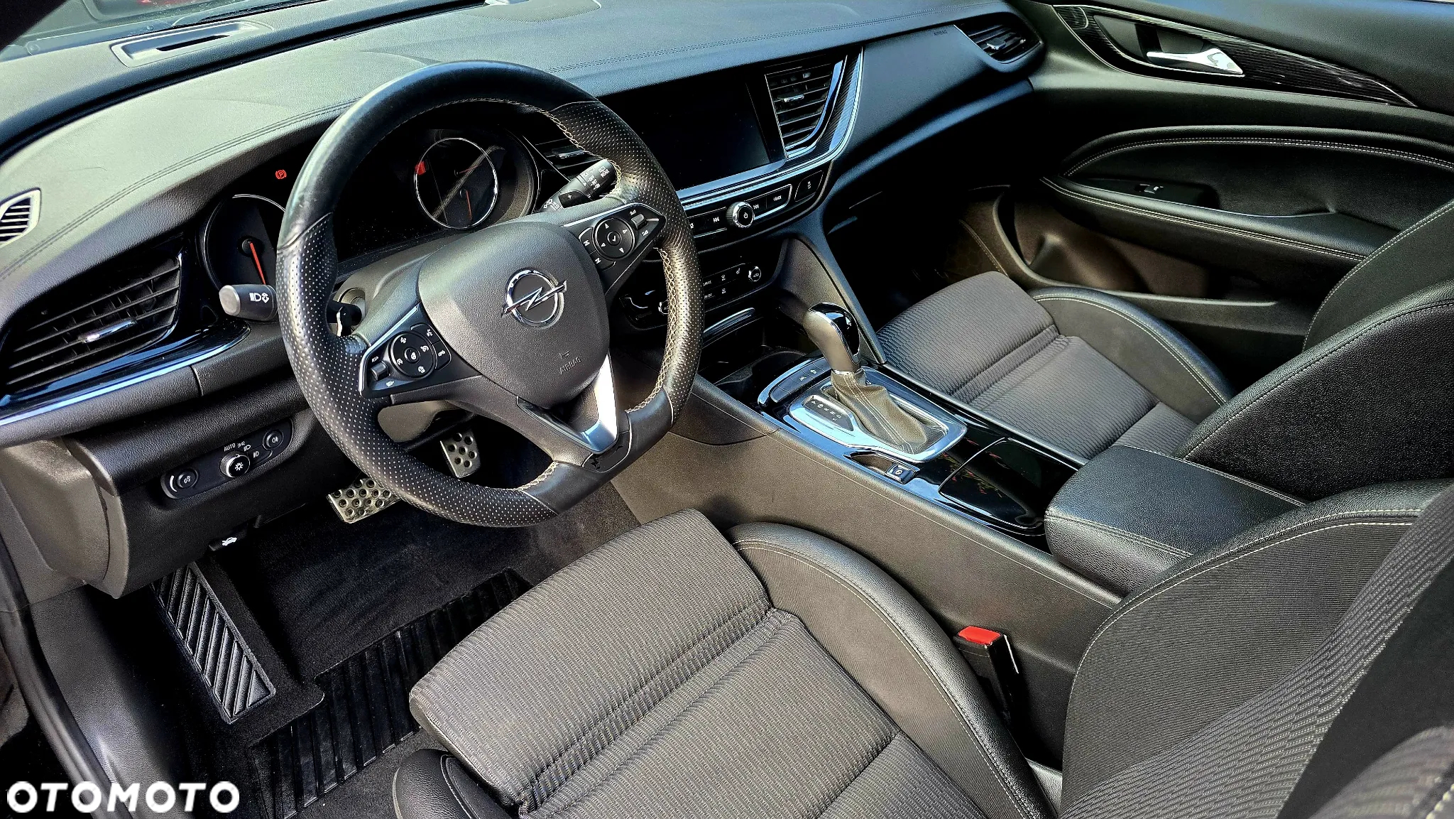 Opel Insignia 1.5 T Innovation S&S - 17