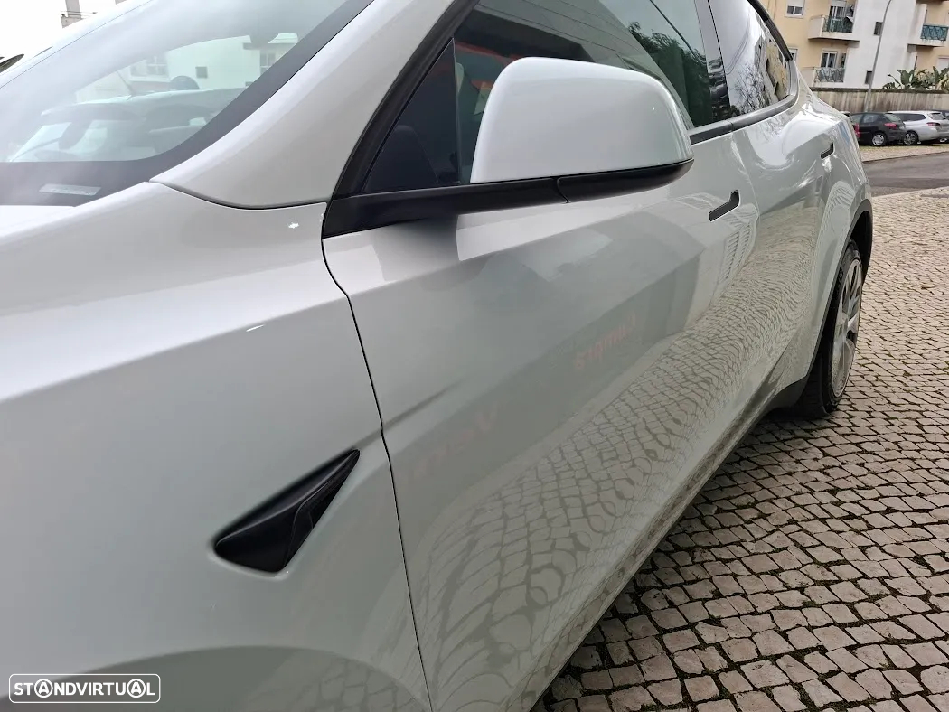 Tesla Model Y Long Range Dual Motor AWD - 53