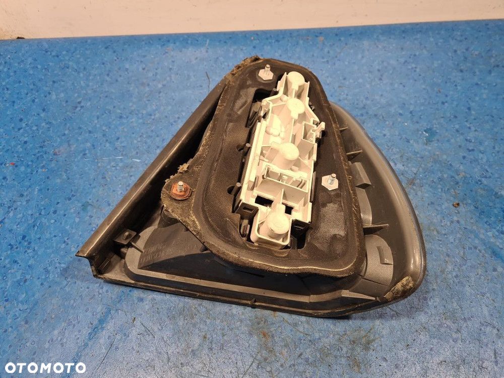BMW 3 E46 COMPACT LAMPA TYŁ LEWA ZEWNĘTRZNA - 9